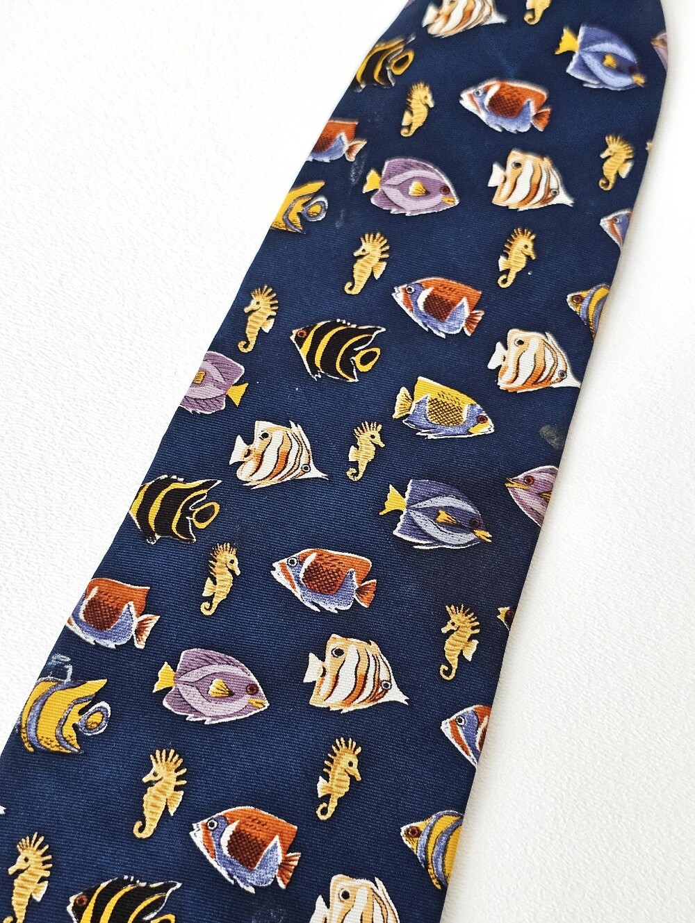 Vintage Alynn Tropical Fish Silk Necktie Navy Blue Aquarium Novelty Tie - Picture 2 of 9